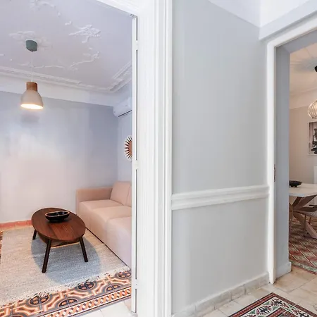 Neo Classic - Amazing 2br House In Prime Location *