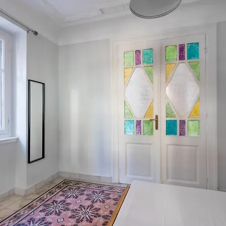 Neo Classic - Amazing 2br House In Prime Location