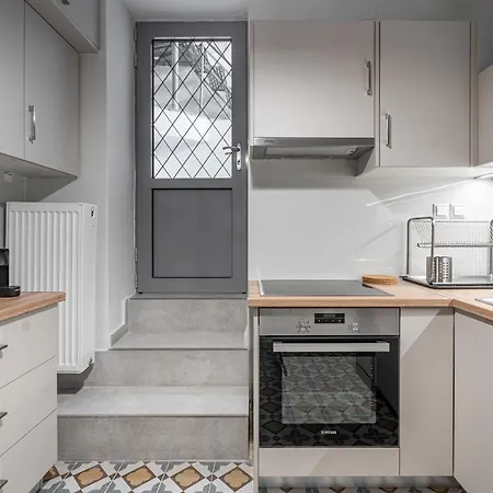 Daire Neo Classic - Amazing 2br House In Prime Location Atina